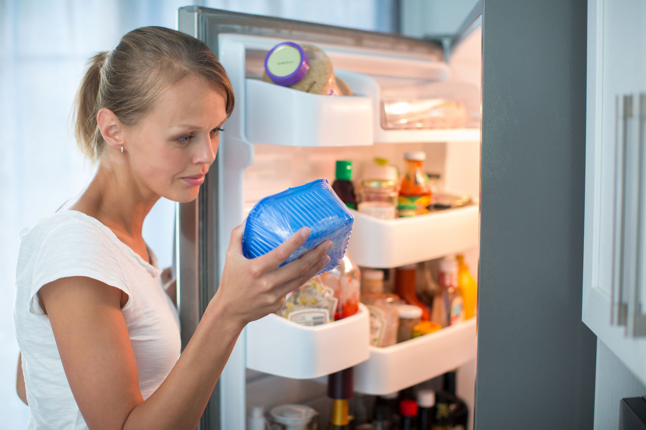 Ce alimente pot fi consumate după perioada de expirare şi în ce condiţii. Foto: Gustarte