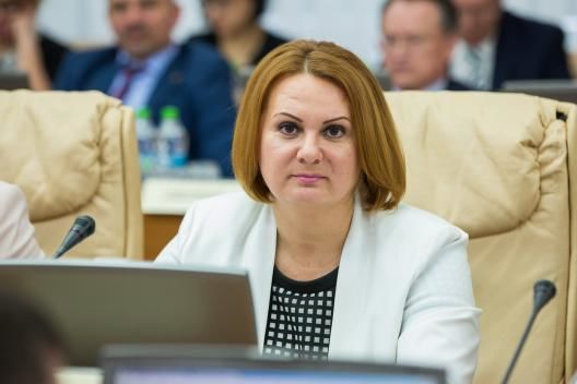 Fata în dializă. Grigoraș: Niculina a primit asistența necesară. Foto: msmps.gov.md
