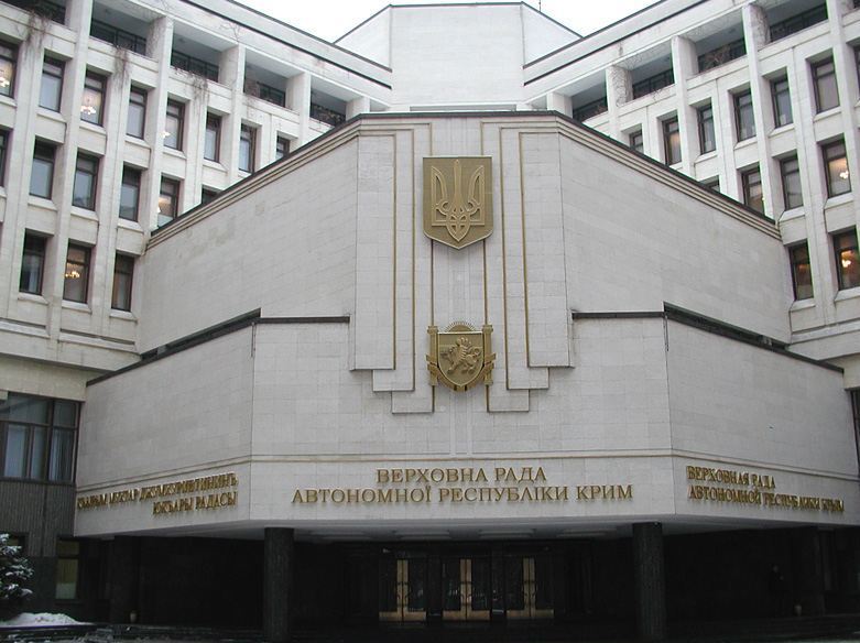 Члены президиума призвали главу государства "не поддаваться на шантаж со стороны оппозиции и ее зарубежных покровителей, добивающихся смены власти на Украине угрозами эскалации насилия и санкций".