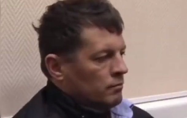 По данным российской спецслужбы, Роман Сущенко собирал секретные сведения о деятельности вооруженных сил и Нацгвардии России.