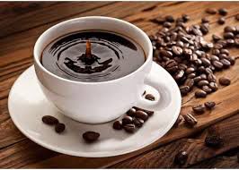 Bautul cafelei la primele ore nu are efectul scontat, de revigorare. Foto: ampress.ro