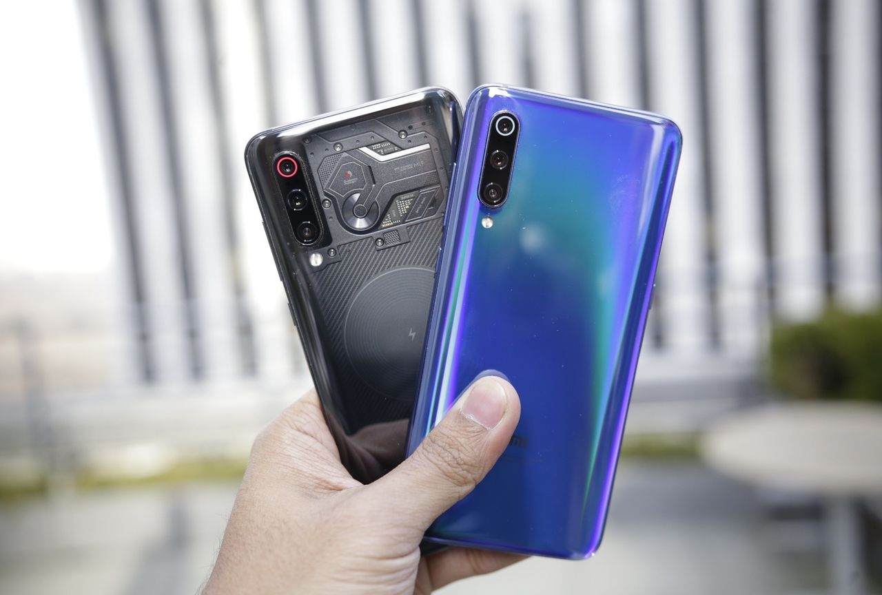 Список за март возглавил дебютант — Xiaomi Mi 9 Explorer, набрав 372 072 очка. 