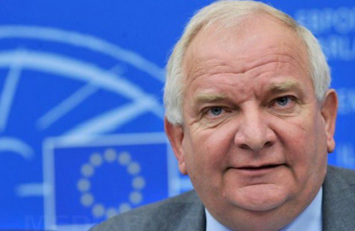 Joseph Daul se arată îngrijorat de de starea de sănătate a fostului premier Vlad Filat. Foto: eurotv.md