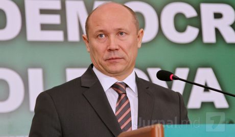 Исполняющий обязанности лидера ЛДПМ Валерий Стрелец.