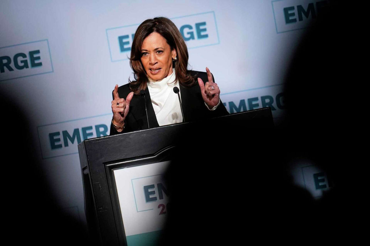 Harris l-a criticat pe Trump în primul său discurs după înfrângerea la alegeri: Haos total.