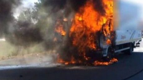 Pompierii în alertă. Aceştia au fost chemaţi să intervină la lichidarea unui incendiu izbucnit în apropiere de localitatea Roşu, raionul Cahul.