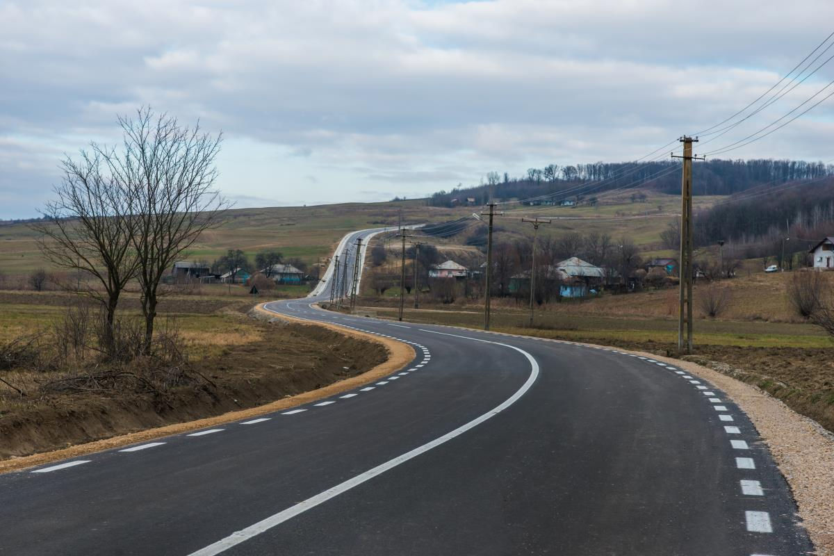 Botoșani alocă un milion de lei pentru modernizarea unui drum strategic spre Moldova.