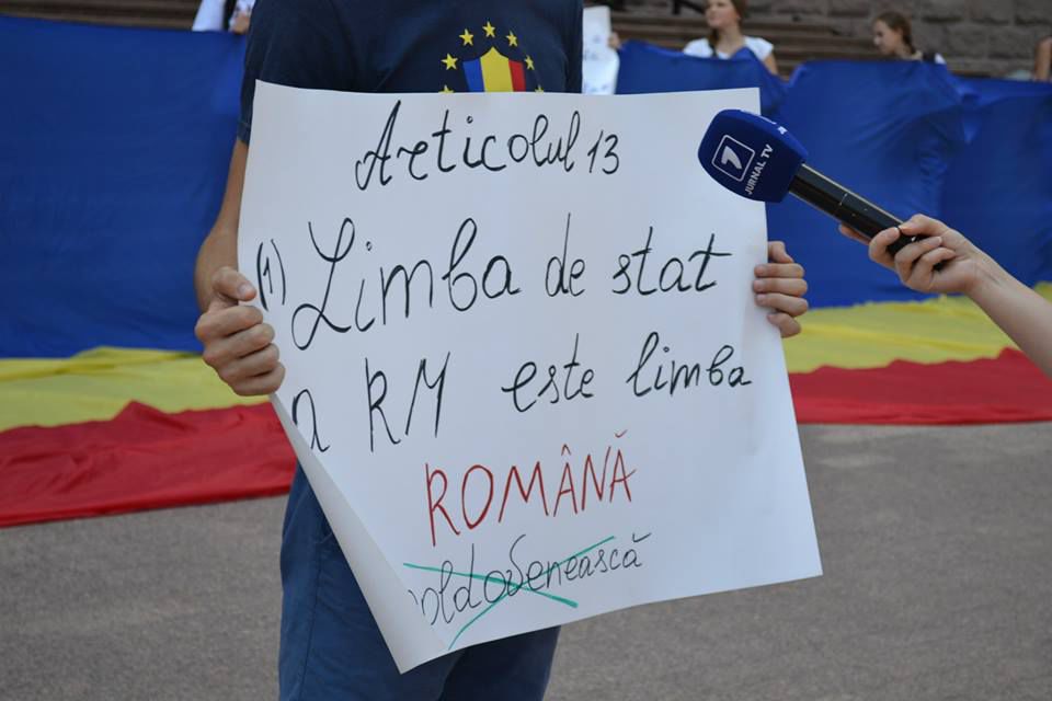 Fiecare a doua persoană (56,7%) din Republica Moldova spune că limba moldovenească îi este limbă maternă. 