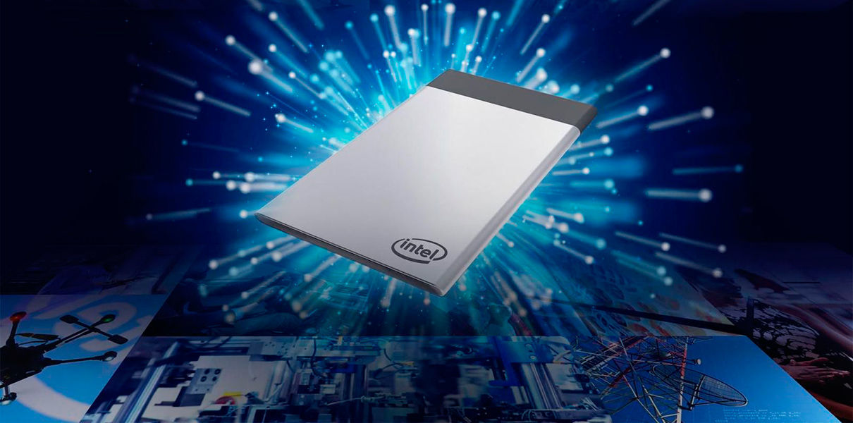 Intel показала мини-компьютер размером с кредитку.