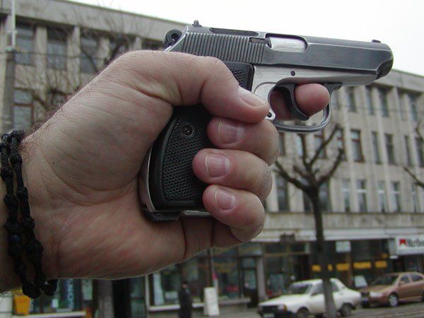 Amenzi mai mari pentru încălcarea regimului portarmă. Foto: bihon.ro