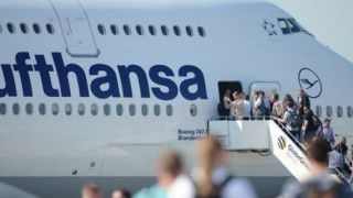 Agenția Turismului informează că de la începutul acestei luni, pe toate aeroporturile din Uniunea Europeană, bagajele de mână sunt supuse unor controale noi.