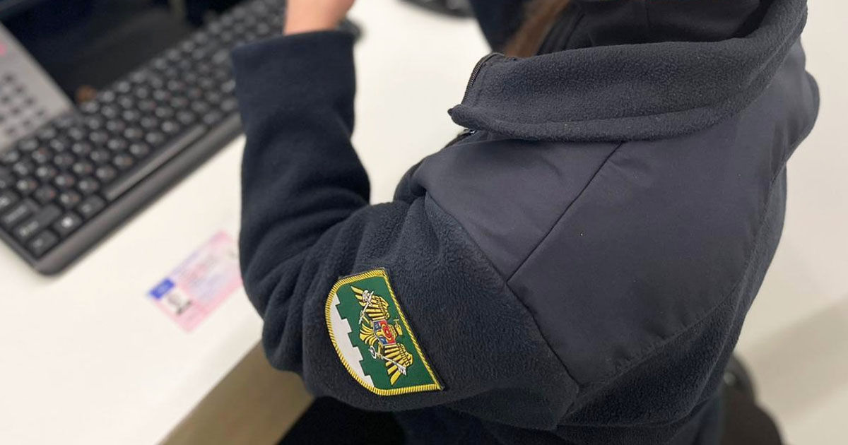 O angajată a Poliției de Frontieră, condamnată pentru fals informatic.