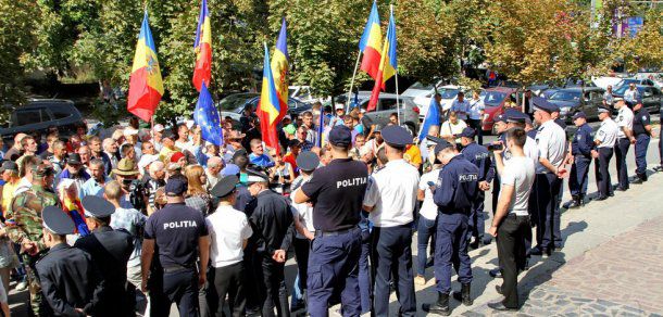 Liderii DA și protestarii din PMAN au pichetat Procuratura Generală. Foto: jurnal.md