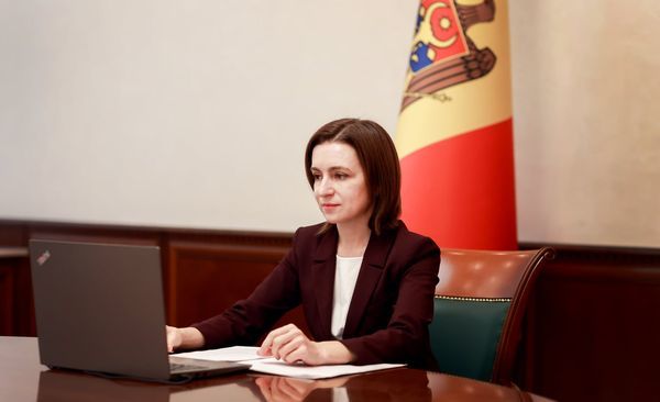 Санду: Предпринимали сказали мне, что отношения с государством сложные.