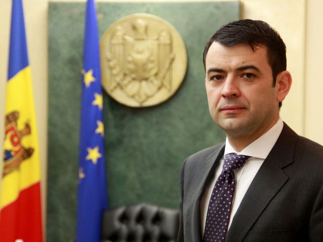 Prim-ministrul a luat licenta la Universitatea Slavona cu o medie la examene de 7, 66. Foto: inprofunzime.md