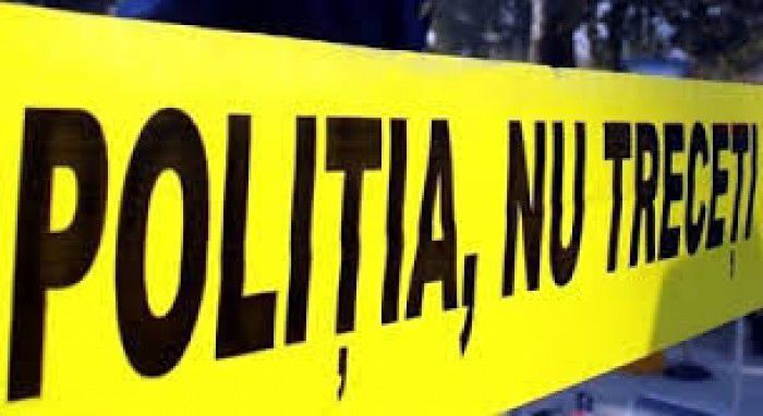Polițiștii efectuează verificări în sediul Liceului, dar și pentru a stabili cine este autorul apelului.