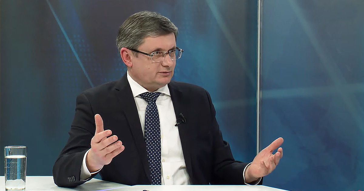 Гросу: Нам нужно выбрать - мы на стороне войны или мира.