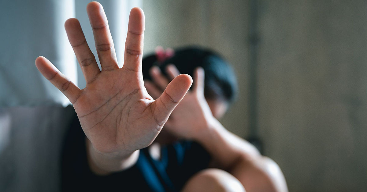 Un bărbat, condamnat la 12 ani de închisoare pentru exploatarea sexuală a unei adolescente.