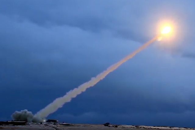 По словам румынского эксперта, концепция размещения ядерных ракет США в Европе предполагает три сценария. 