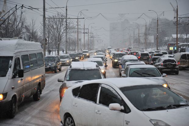 InfoTrafic 17:00: Ambuteiaje infernale în Capitală. Străzi de evitat