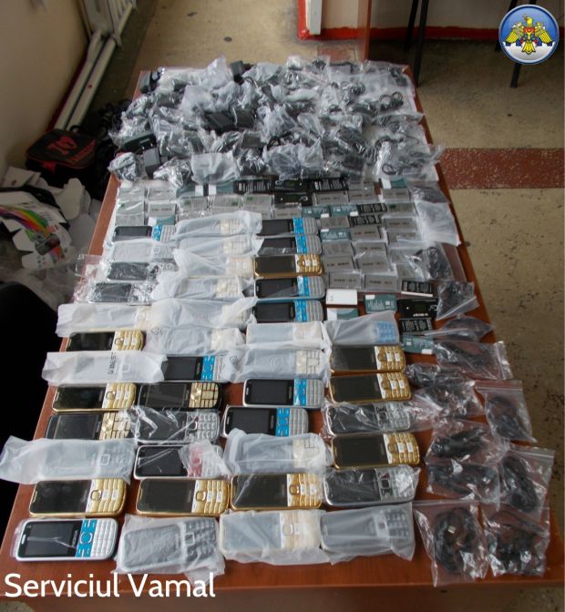 Ce obiecte aduc moldovenii din Ucraina pentru a le vinde pe piața autohtonă. Foto: customs.gov.md