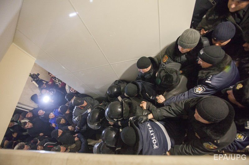 Propaganda rusească încearcă să învinuiască SUA că ar fi finanțat și promovat protestele violente de la parlament din 20 ianuarie.