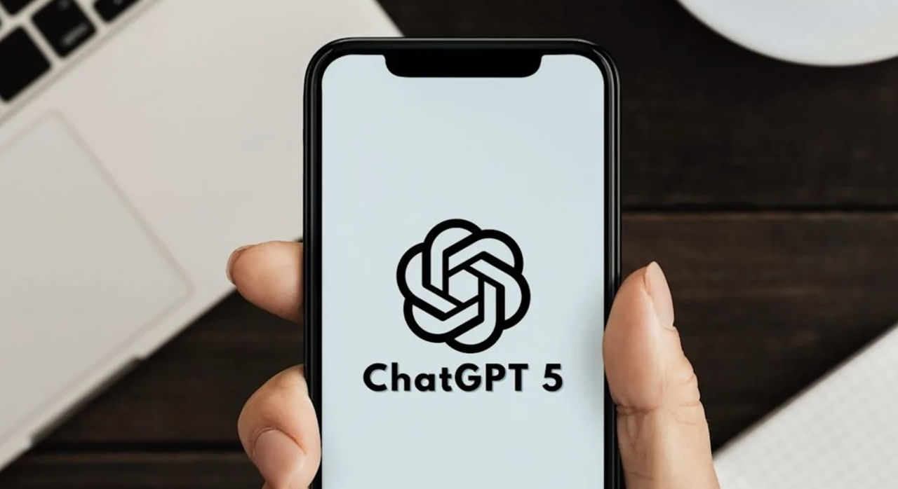 Grokipedia a lui Elon Musk, acuzată de dezinformare, a devenit o sursă pentru ChatGPT.