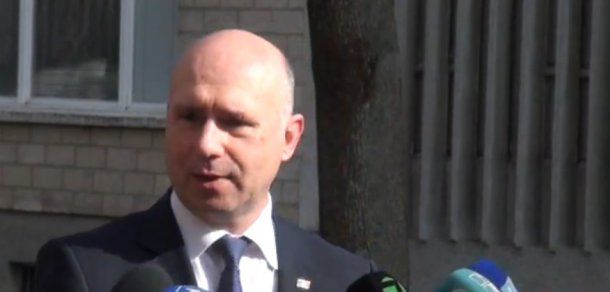 Premierul Pavel Filip declară că este conștient că populația nu are încredere în instituțiile statului. Foto: captură // Privesc.eu