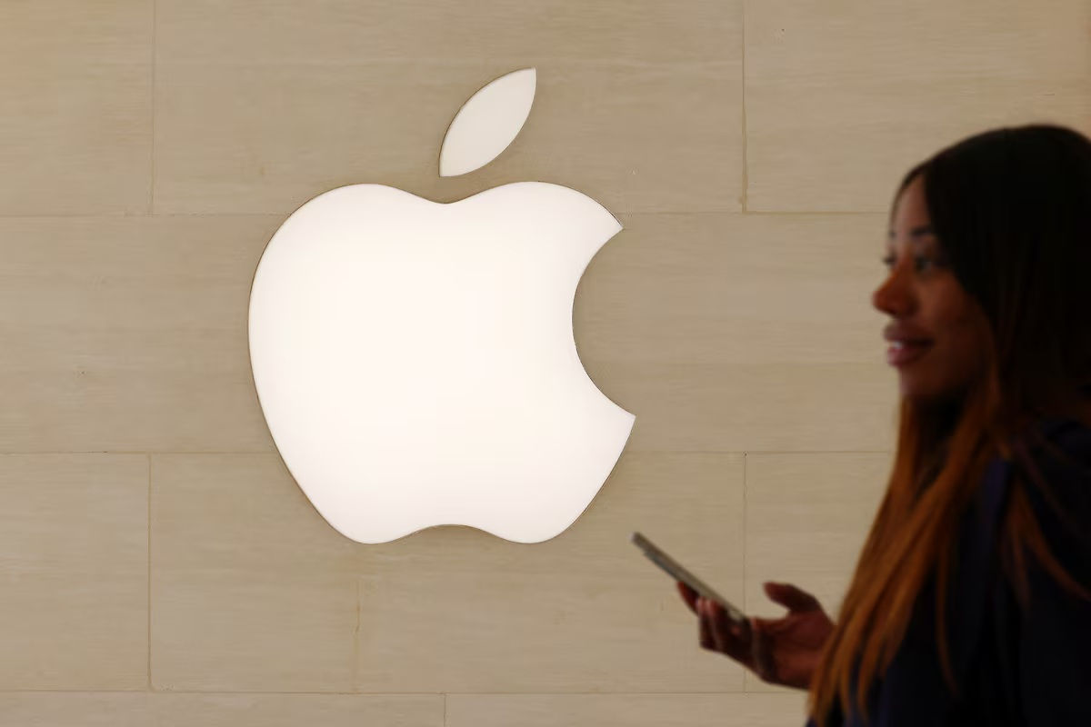 Paris a început o anchetă împotriva companiei Apple, legată de înregistrarea conversațiilor.