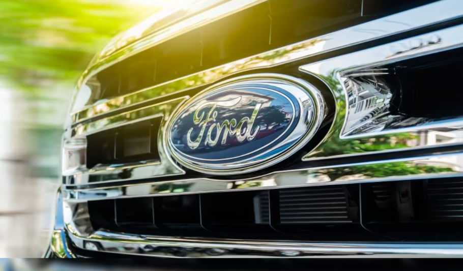 Автомобили Ford получат инновационные цифровые номерные знаки.