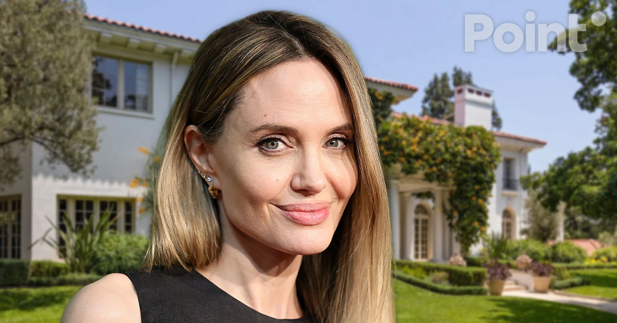 Angelina Jolie își vinde conacul din Los Angeles.