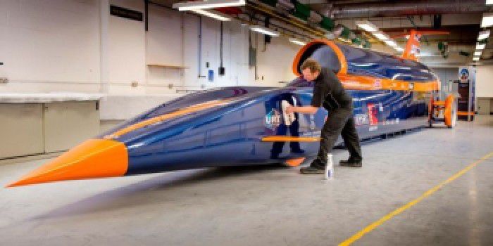 Bloodhound este asamblată în Bristol și urmează să "zboare" în deșert în vara anului 2016. Foto: carspeedlimit.com