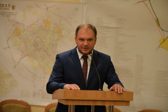 Глава фракции Партии социалистов Ион Чебан.
