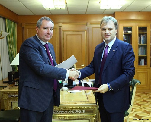 Рогозин, являясь вице-премьером РФ, курирует приднестровское направление и принимает основные решения по региону.