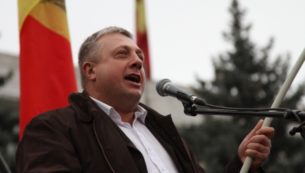 Тулбуре выразил недоумение в связи с тем, что молдавская дипломатия не предпринимает пока никаких усилий и мер для разрешения ситуации, как и не объясняет своим гражданам, почему это происходит.