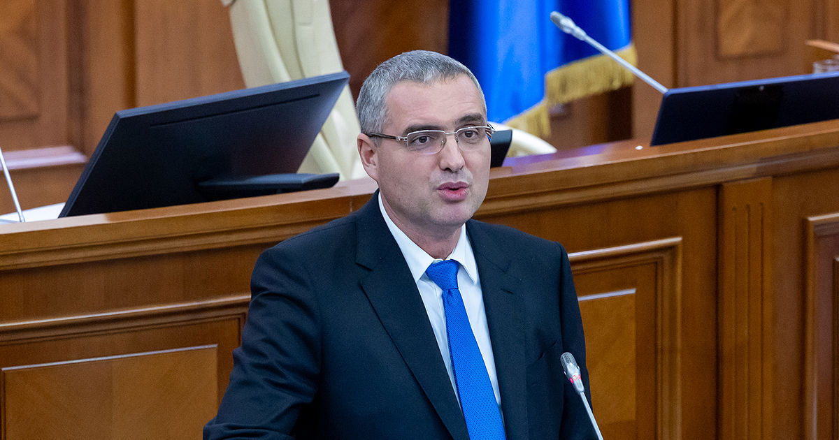 Усатый после ухода Ботгроса: У нас остались только футболист и Бэлуцел из "Руки вверх".