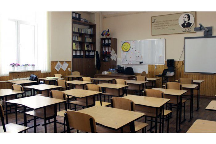 В столице в первый класс пойдут на тысячу детей больше.