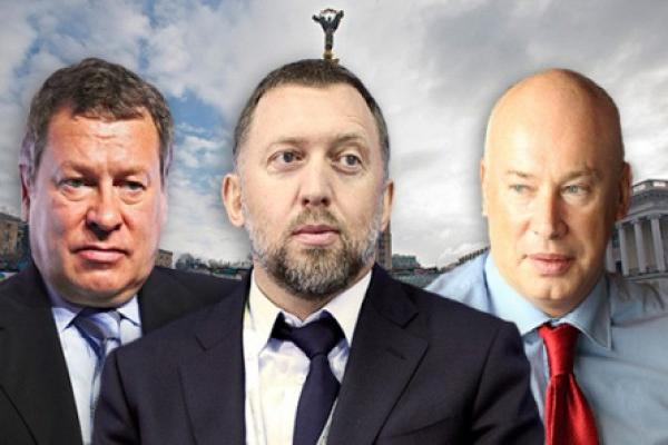 „Cei mai bogați oameni din Rusia percep situația foarte negativ, dar nu au instrumentele necesare pentru a băga maşina în marşarier„, - a spus el pentru RBC.