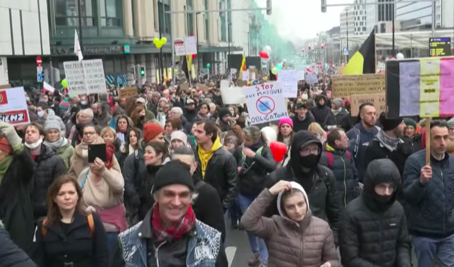 Европейцы выступают против ковид-обязаловки.
