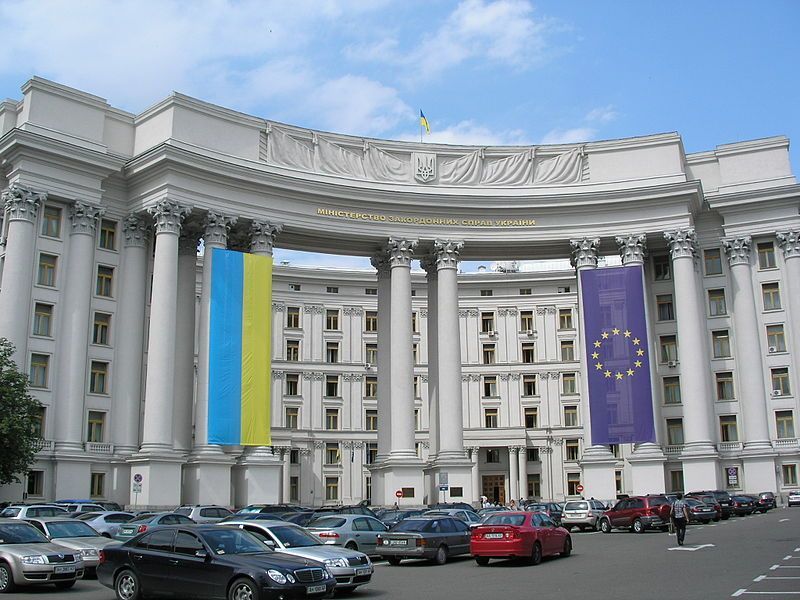 Украина посоветовала Белоруссии не отвергать дружеские советы.