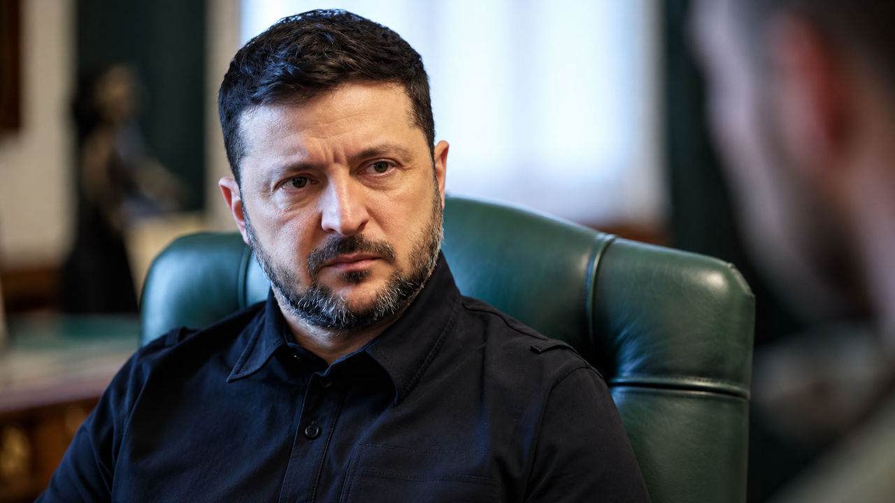 Зеленский назвал условие прекращения ударов по НПЗ России: Украина будет готова.