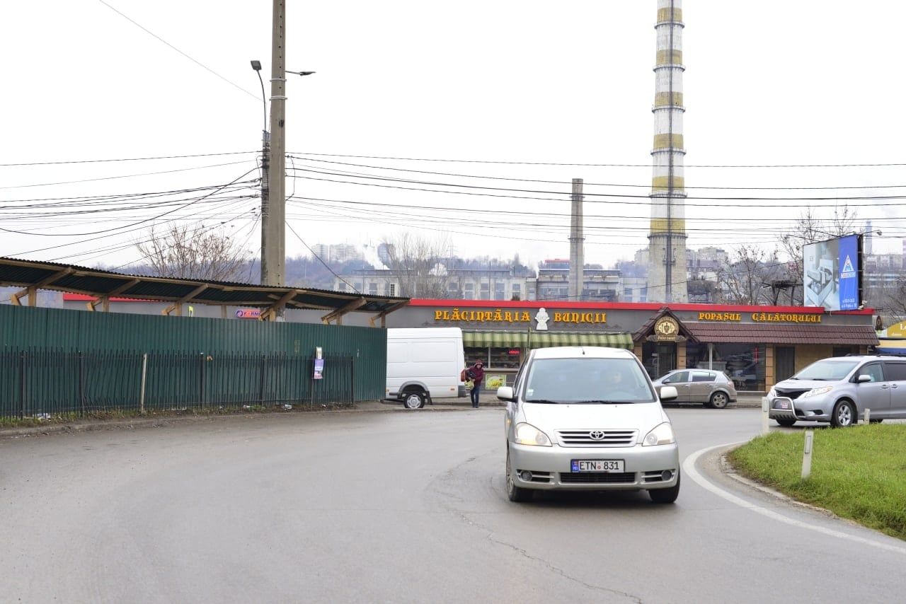 Водители маршруток не останавливаются на развязке у Северного вокзала.