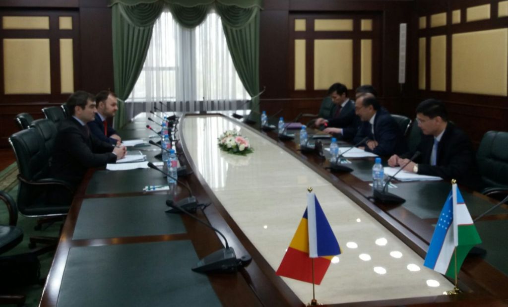 O rundă de consultări politice moldo-uzbece.