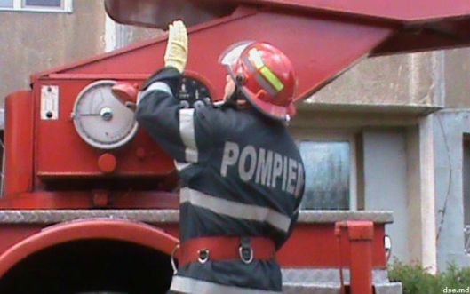 Пожарных машин меньше чем положено, а половина работающих мотопомп (42%) устарели. Фото: forum.md