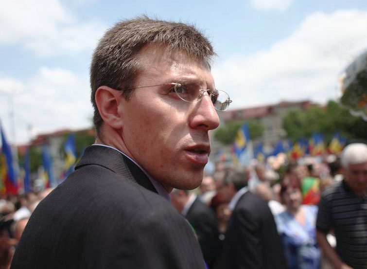 Киртоакэ заявлял, что все происходящее в КМС является уличной активностью социалистов, из-за которых страдают рядовые граждане.