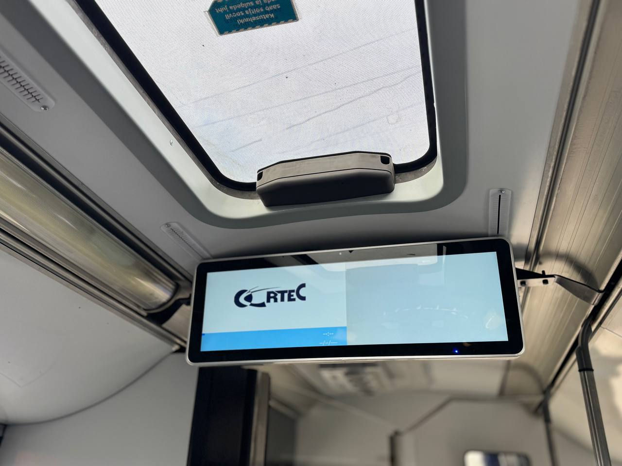 Ciubașenco: Oamenii sunt nevoiți să asculte spoturi publicitare timp de o oră în transportul public.