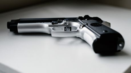 Circa 3.400 de persoane fizice și juridice au fost amendate anul trecut pentru încălcarea legislației privind regimul armelor și al munițiilor cu destinație civilă.