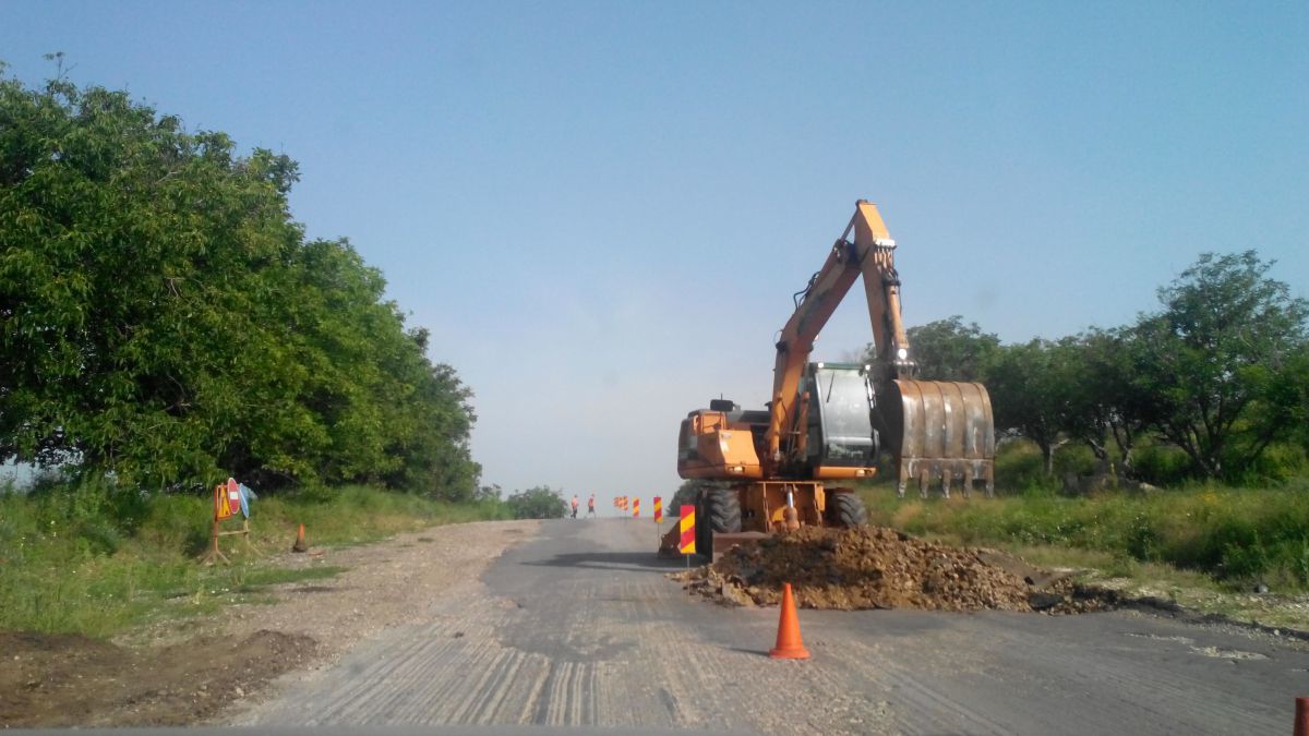 Amenzi de 1.000 de euro pe zi pentru cei care repară drumul Chișinău - Ungheni. Foto: agora.md