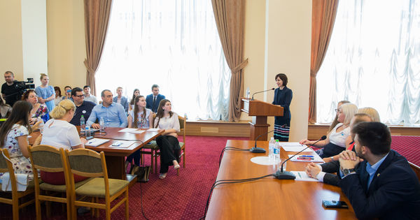 Майя Санду посетила Национальный молодежный форум. 