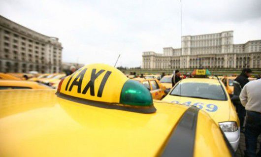 Un taximetrist din Bucureşti suspectat că i-a furat geanta şi telefonul mobil unei studente din Republica Moldova, pe 28 februarie, a fost identificat şi reţinut, luni seară, de anchetatori.